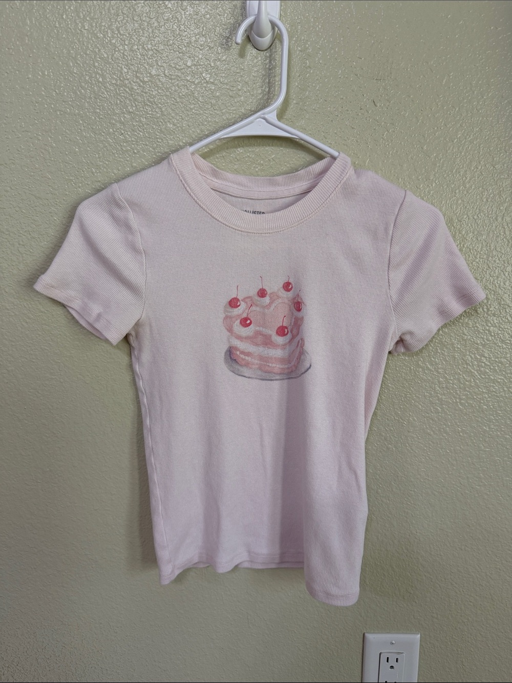 Hollister Light Pink Short Sleeve Cake Graphic Tee